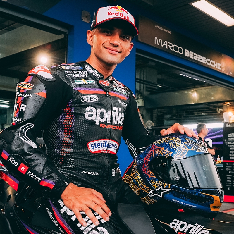Celoobrazna motoristična čelada Alpinestars Supertech R10 Marthainator limited edition JORGE MARTIN modra biserno zlata rdeča