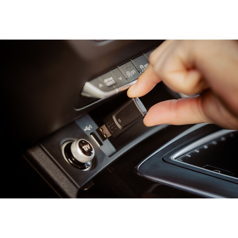 Brezžični adapter Quad Lock® CarPlay/Android Auto črne barve