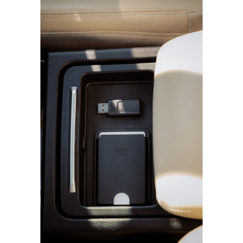 Brezžični adapter Quad Lock® CarPlay/Android Auto črne barve